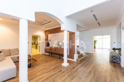Villa in Canal Cove Villas, Palm Jumeirah, Dubai 4 bedrooms, 470 sq.m. № 109776