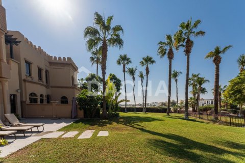 Villa in Canal Cove Villas, Palm Jumeirah, Dubai 4 bedrooms, 470 sq.m. № 109776 - photo 29