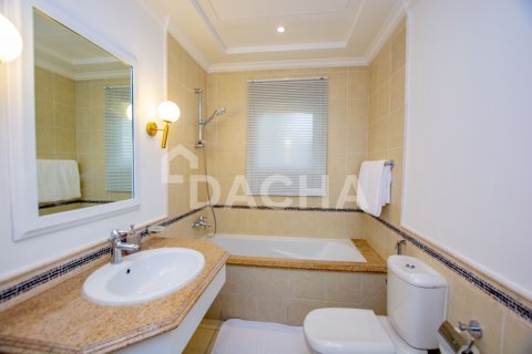 Villa in Canal Cove Villas, Palm Jumeirah, Dubai 4 bedrooms, 470 sq.m. № 109776 - photo 26