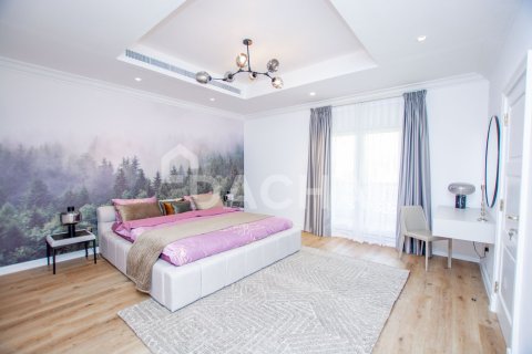 Villa in Canal Cove Villas, Palm Jumeirah, Dubai 4 bedrooms, 470 sq.m. № 109776 - photo 20