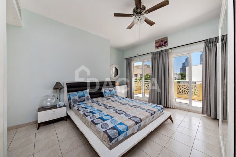 Villa in Meadows, Dubai 4 bedrooms, 372 sq.m. № 109774 - photo 23
