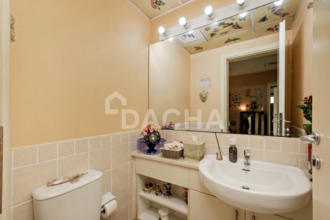 Villa in Meadows, Dubai 4 bedrooms, 372 sq.m. № 109774 - photo 11