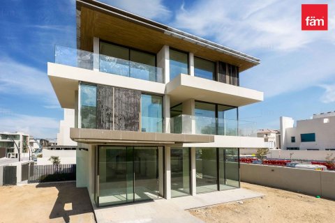 Villa in Dubai 4 bedrooms, 716.1 sq.m. № 69640