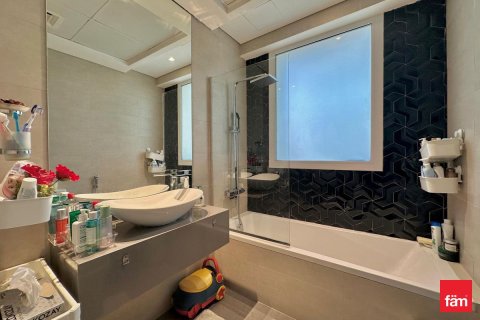 Apartment in Business Bay, Dubai 2 bedrooms, 141 sq.m. № 69645 - photo 14