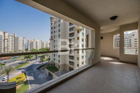 Снять в аренду квартиру в Пальме Джумейре, Дубай: 3 спальни, 200м², № 56678 - фото 9