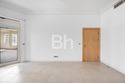 Снять в аренду квартиру в Пальме Джумейре, Дубай: 3 спальни, 200м², № 56678 - фото 15