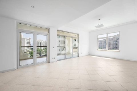 Снять в аренду квартиру в Пальме Джумейре, Дубай: 3 спальни, 200м², № 56678 - фото 1