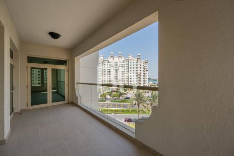 Снять в аренду квартиру в Пальме Джумейре, Дубай: 3 спальни, 200м², № 56678 - фото 6