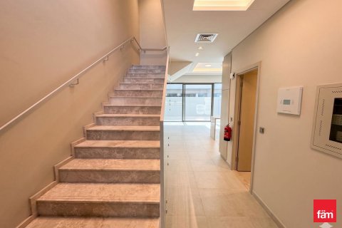 Купить таунхаус в Мохаммед Бин Рашид Сити, Дубай: 3 спальни, 136.9м², № 109179 - фото 7