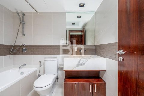Снять в аренду квартиру в Дубай Марине, Дубай: 2 спальни, 121м², № 25024 - фото 2
