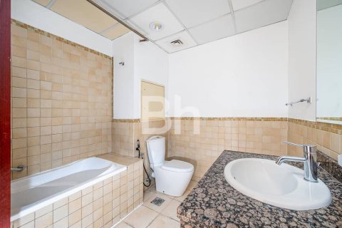 Снять в аренду квартиру в Джумейра Бич Резиденс, Дубай: 3 спальни, 175м², № 25027 - фото 3