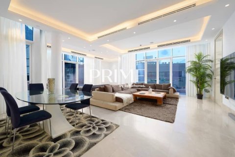 Apartment in Palm Jumeirah, Dubai 4 bedrooms, 497 sq.m. № 25022 - photo 1