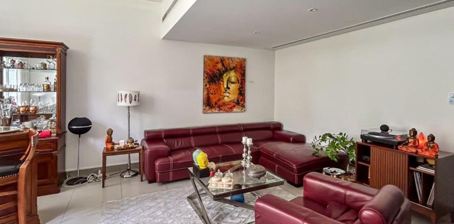 Adosado en Dubai, 3 dormitorios, 187.2 m², № 55001