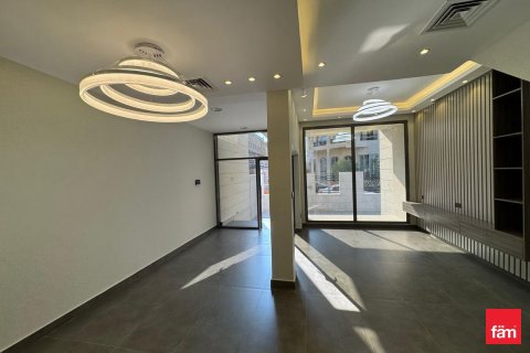 Вилла в Дубае, 4 спальни, 120.2м², № 109200