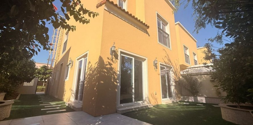 فيلا في دبي 4 غرف نوم, 240.7 م² رقم 83611