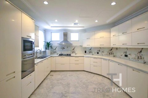 Снять в аренду виллу в Пальме Джумейре, Дубай: 4 спальни, 465м², № 13456 - фото 6