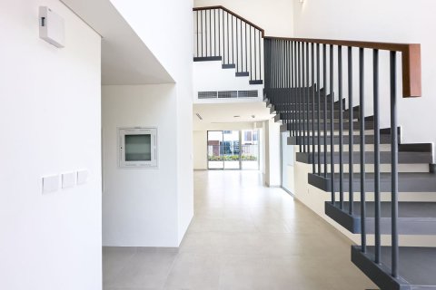 Купить таунхаус в Дубае: 4 спальни, 257.5м², № 49083 - фото 2