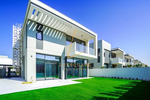 Villa in Murooj Al Furjan, Al Furjan, Dubai 4 bedrooms, 548 sq.m. № 77138 - photo 1