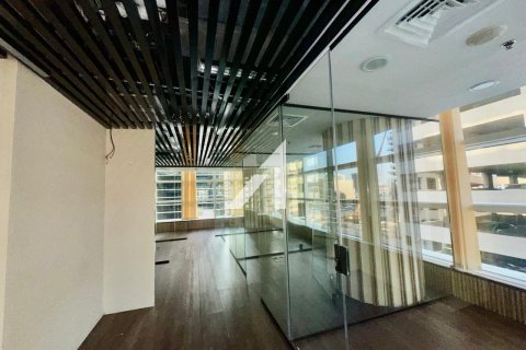 Bureau à Dubai, 102 m², № 77130 - photo 1