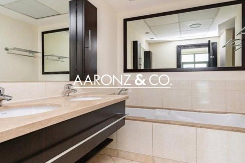 Appartement à The Views, Dubai, 2 chambres, 144.6 m², № 78520 - photo 10