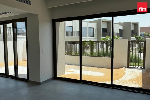 Villa à Dubai, 4 chambres, 257.2 m², № 49430 - photo 3