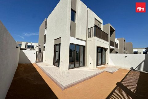 Villa à Dubai, 4 chambres, 257.2 m², № 49430 - photo 1