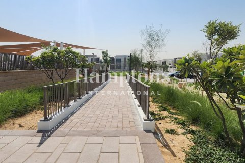 Villa en Murooj Al Furjan, Al Furjan, Dubai, 4 dormitorios, 367.71007400 m², № 63910 - foto 23