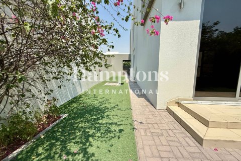 Villa in Maple at Dubai Hills Estate, Dubai Hills Estate, Dubai 3 bedrooms, 427.52009637 sq.m. № 63901 - photo 15