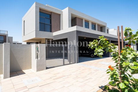 Снять в аренду виллу в Dubai South (Dubai World Central), Дубай: 4 спальни, 341.51978927м², № 63900 - фото 5