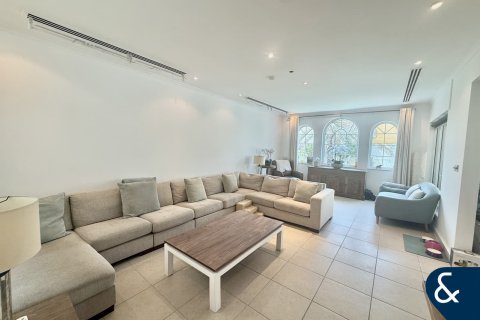 Villa en Legacy, Jumeirah Park, Dubai, 3 dormitorios, 285 m², № 76757 - foto 3