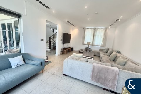 Villa en Legacy, Jumeirah Park, Dubai, 3 dormitorios, 285 m², № 76757 - foto 4