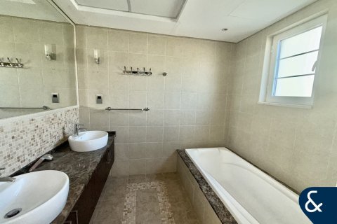 Villa en Legacy, Jumeirah Park, Dubai, 3 dormitorios, 285 m², № 76757 - foto 10