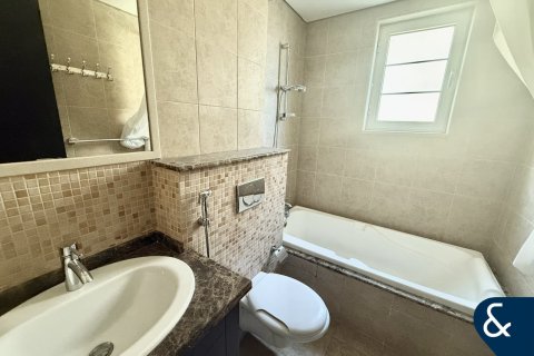 Villa en Legacy, Jumeirah Park, Dubai, 3 dormitorios, 285 m², № 76757 - foto 13