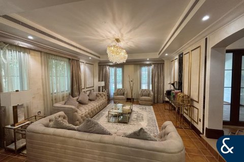 Villa in Earth, Jumeirah Golf Estates, Dubai 5 bedrooms, 514 sq.m. № 76756 - photo 7