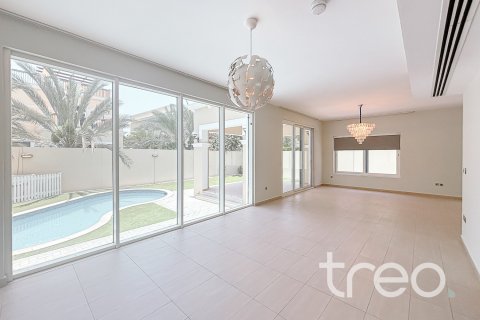 فيلا في Legacy, Jumeirah Park, دبي 4 غرف نوم, 386.2 م² رقم 120223 - صورة 10