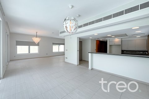 فيلا في Legacy, Jumeirah Park, دبي 4 غرف نوم, 386.2 م² رقم 120223 - صورة 9
