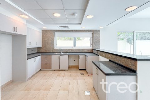 فيلا في Legacy, Jumeirah Park, دبي 4 غرف نوم, 386.2 م² رقم 120223 - صورة 12