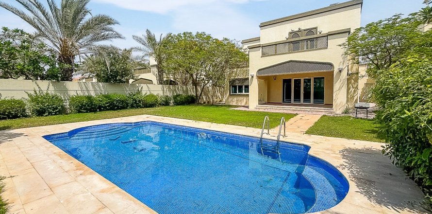 Villa in Regional, Jumeirah Park, Dubai 4 bedrooms, 402.73 sq.m. № 120224