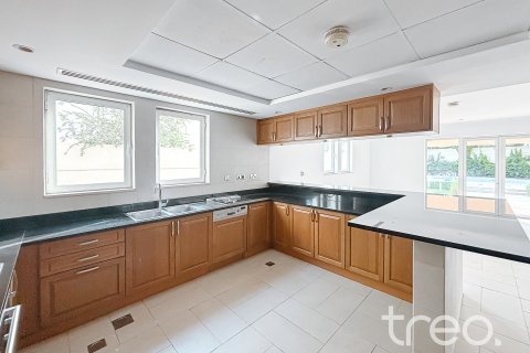 Villa in Regional, Jumeirah Park, Dubai 4 bedrooms, 402.73 sq.m. № 120224 - photo 9