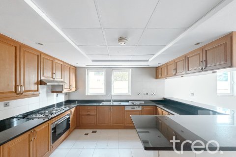 Villa in Regional, Jumeirah Park, Dubai 4 bedrooms, 402.73 sq.m. № 120224 - photo 10