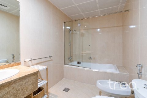 Apartamento en Al Barsha 1, Al Barsha, Dubai, 2 dormitorios, 118.64 m², № 124827 - foto 8