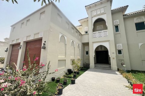 Villa in Al Furjan, Dubai 4 bedrooms, 600 sq.m. № 48930 - photo 18