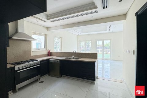 Villa in Al Furjan, Dubai 4 bedrooms, 600 sq.m. № 48930 - photo 13