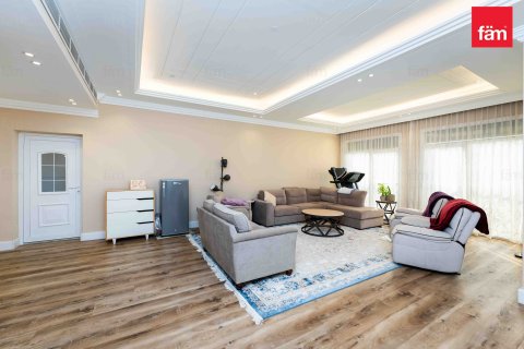Villa à Dubai, 5 chambres, 1084.4 m², № 41742 - photo 10