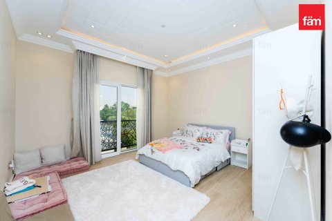 Villa à Dubai, 5 chambres, 1084.4 m², № 41742 - photo 24