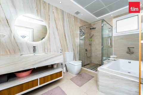 Villa à Dubai, 5 chambres, 1084.4 m², № 41742 - photo 16