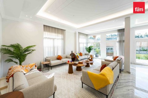 Villa à Dubai, 5 chambres, 1084.4 m², № 41742 - photo 4