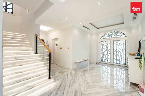 Villa à Dubai, 5 chambres, 1084.4 m², № 41742 - photo 9