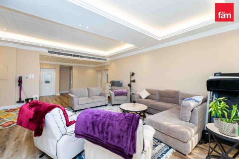 Villa à Dubai, 5 chambres, 1084.4 m², № 41742 - photo 11
