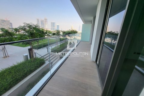 Appartement à EMAAR Beachfront, Dubai Harbour, Dubai, 1 chambre, 81 m², № 16128 - photo 1